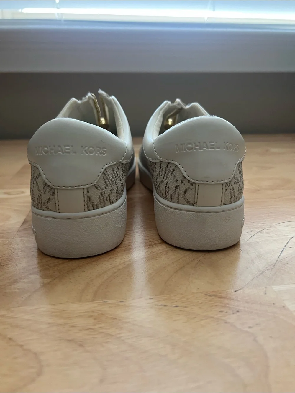 Michael Kors Cream & Beige MK Logo Zip-Front Slip-On Sneakers. Size 5M